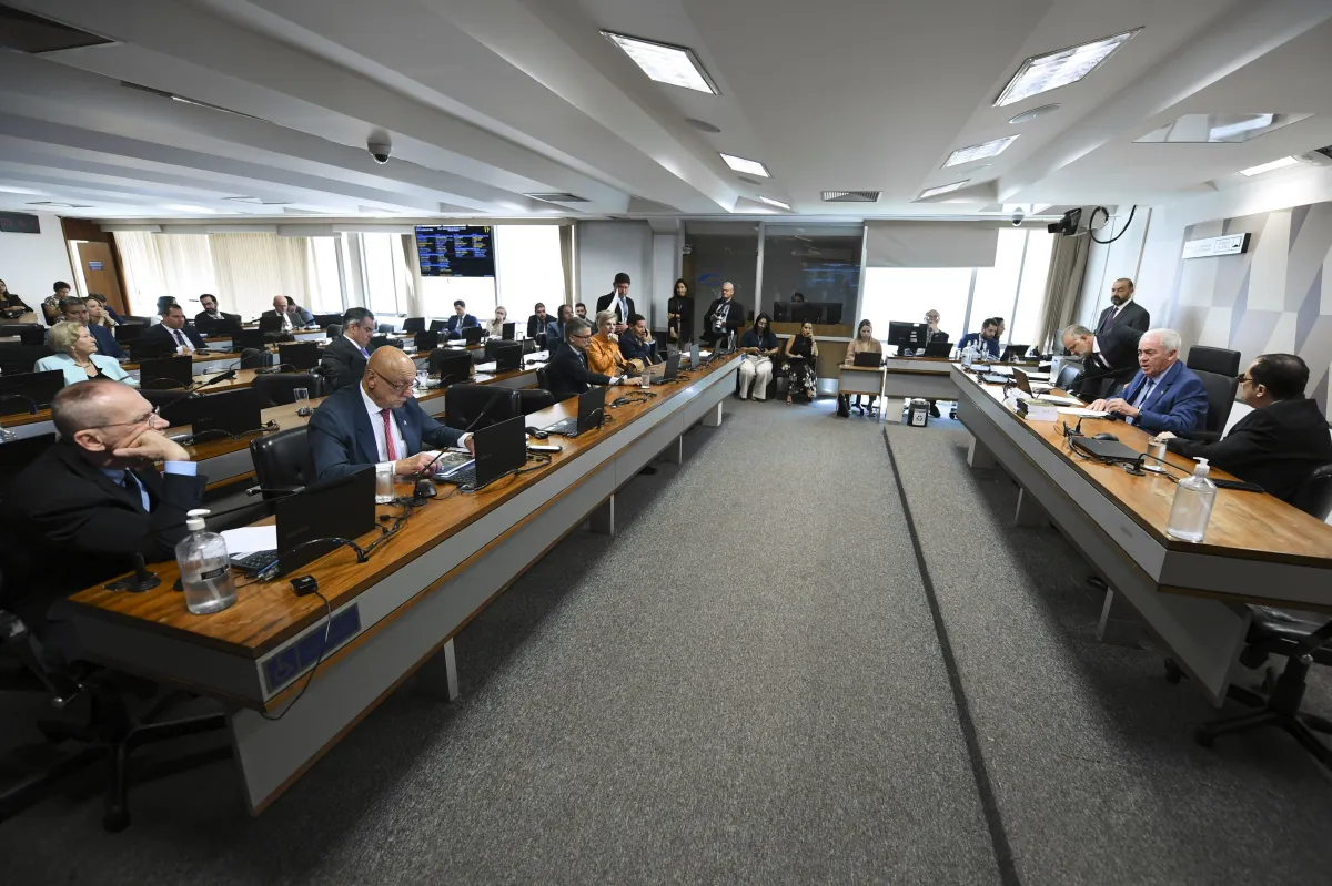 CCJ do Senado agenda votação de destaques da PEC da Segurança para quarta-feira
